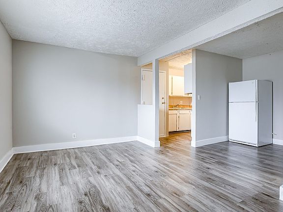 2nd image of 1218 E St APT 8