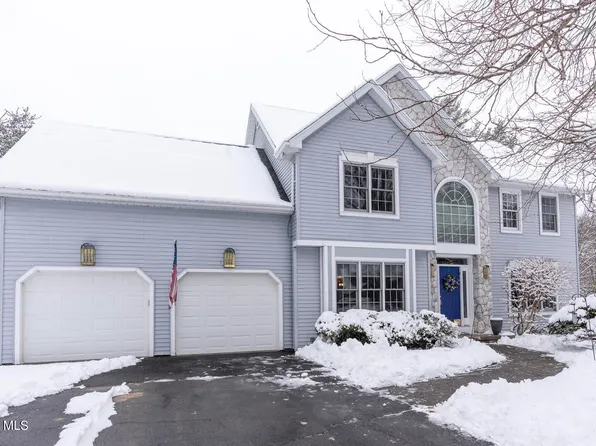 11 Seneca Court, Slingerlands, NY 12159