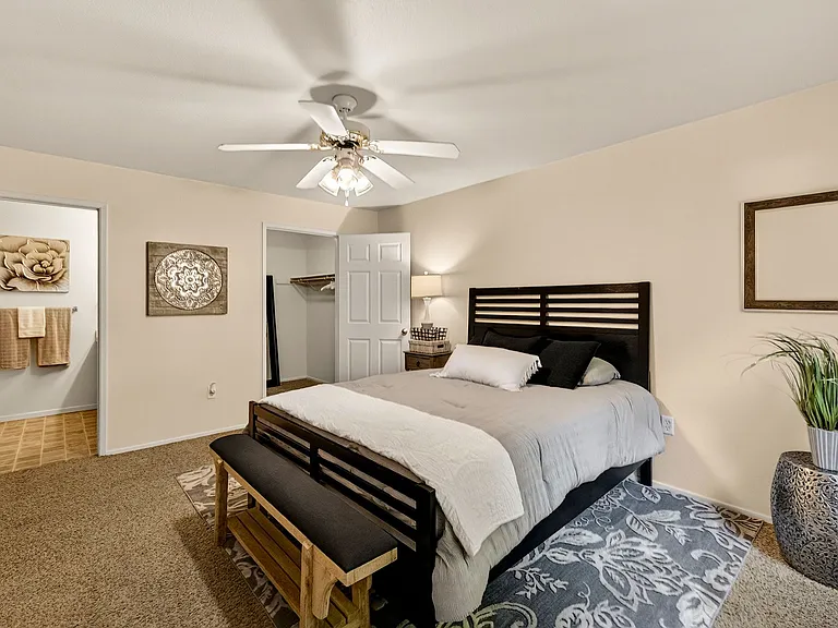 Mission Ranch Apartments — Photo 11