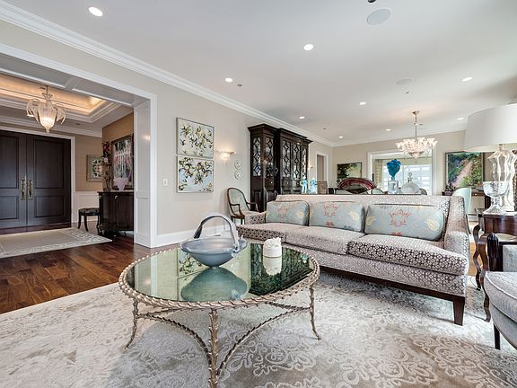 5th image of 50 E Chestnut St #2701