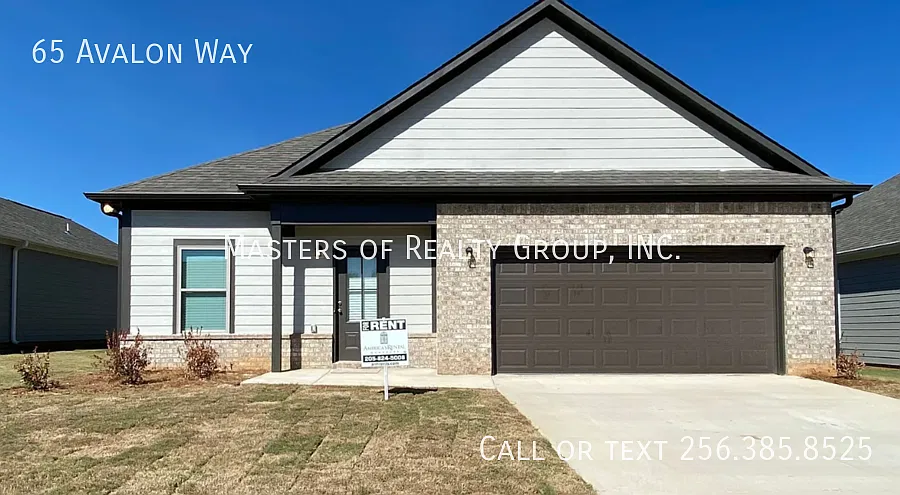 Lovely 3 Bedroom/2 Bathroom Home in Avalon Subdivision! — Photo 1