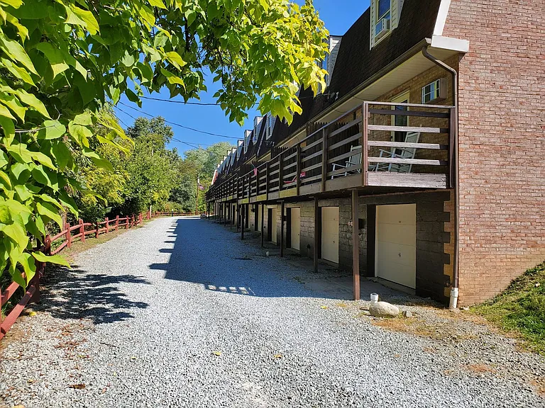 Starboard Villa Townhomes — Photo 27