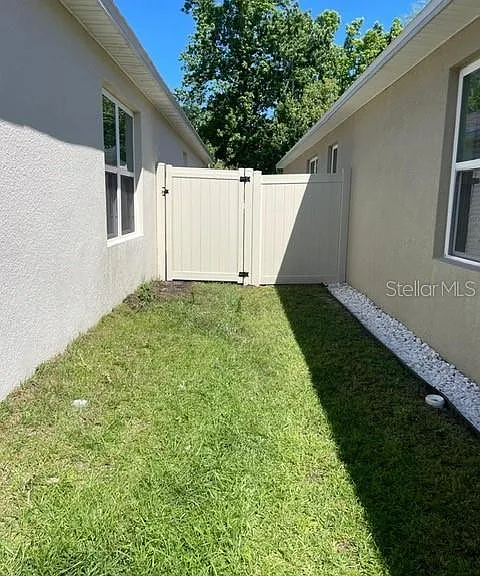 335 Gina Ln — Photo 12