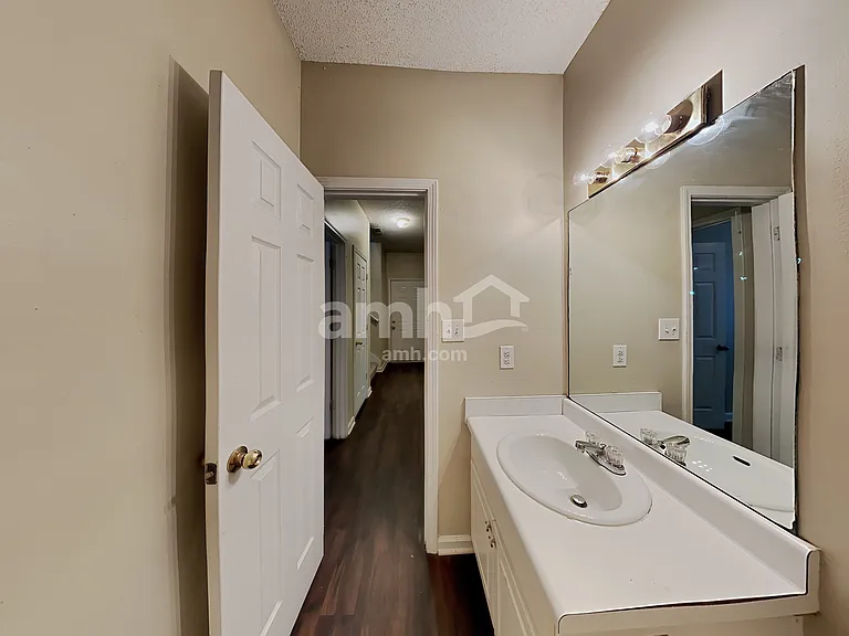 753 Country Lake Ct — Photo 19