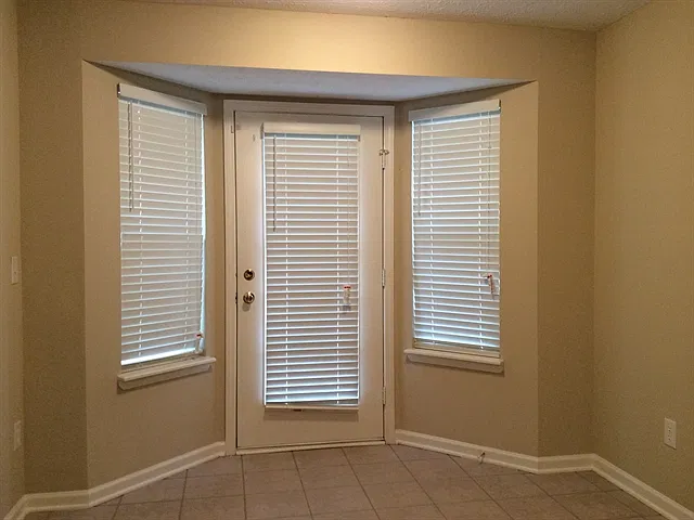 3 bed, 2.0 bath, 1572 sqft, $1,970 — Photo 4