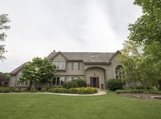 1290 Weston Hills Ct, Brookfield, WI 53045