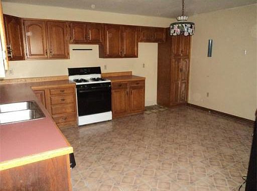 4th image of 116 Lawton Ave