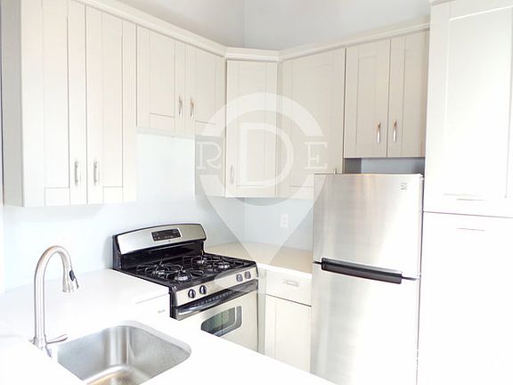 5th image of 481 11th St APT 3R
