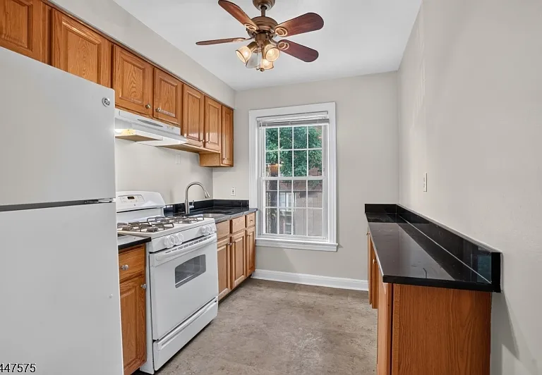 180 Summit Ave #E3 — Photo 13