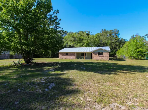 28 Greenleaf Ln, Crawfordville, FL 32327