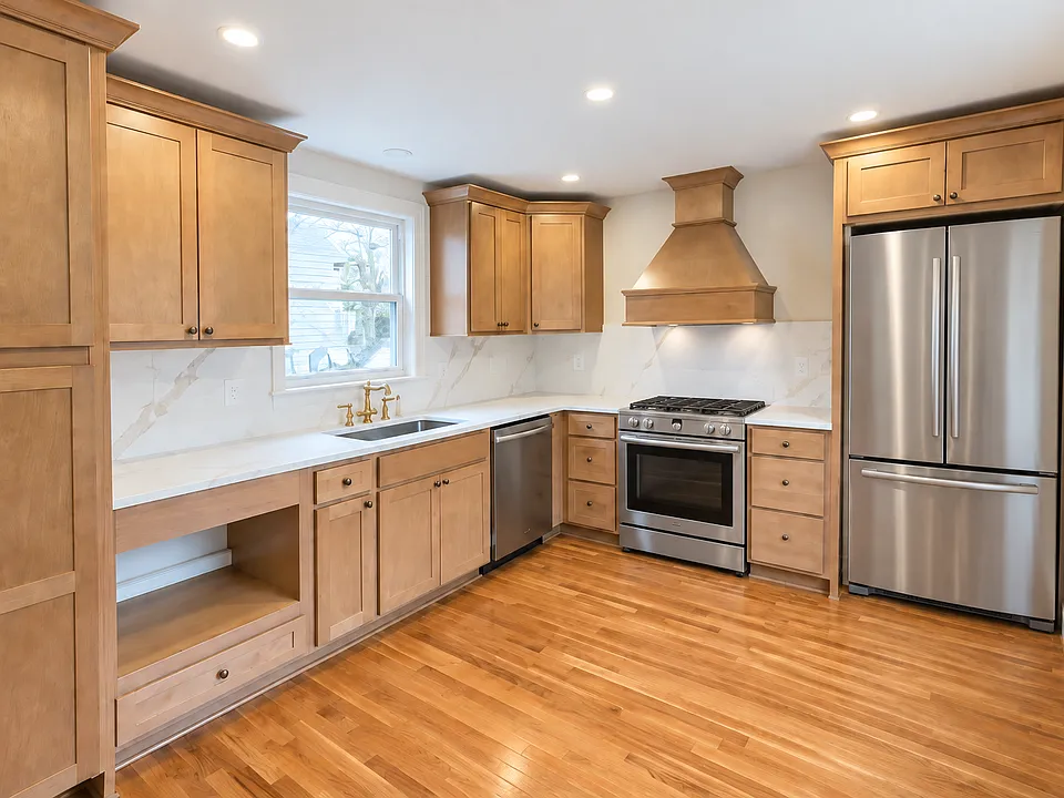 238 E King St #2