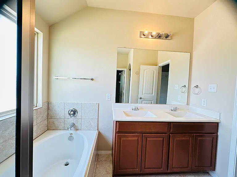 4108 Ottawa Dr — Photo 13