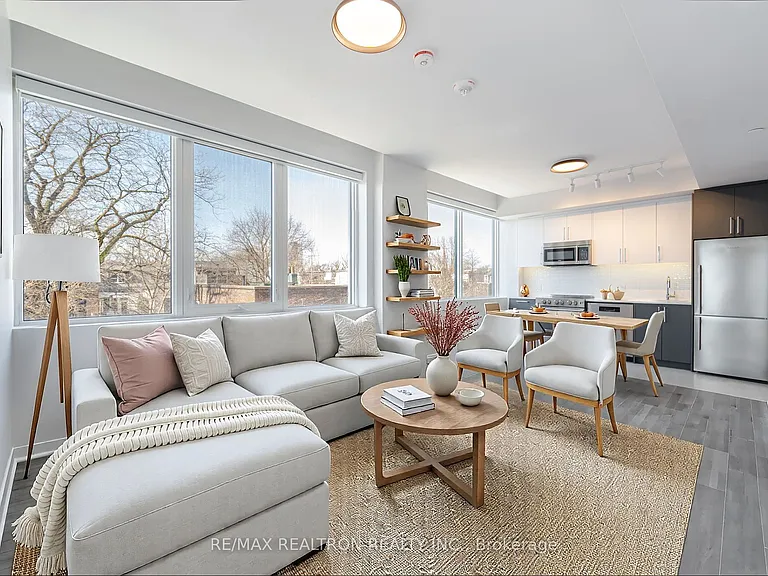 664 Spadina Ave #203 — Photo 1