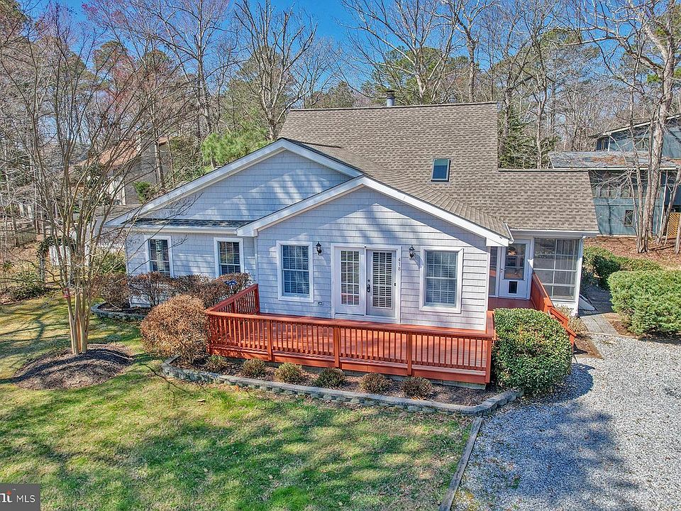 1st image of 418 Beachwood Ln