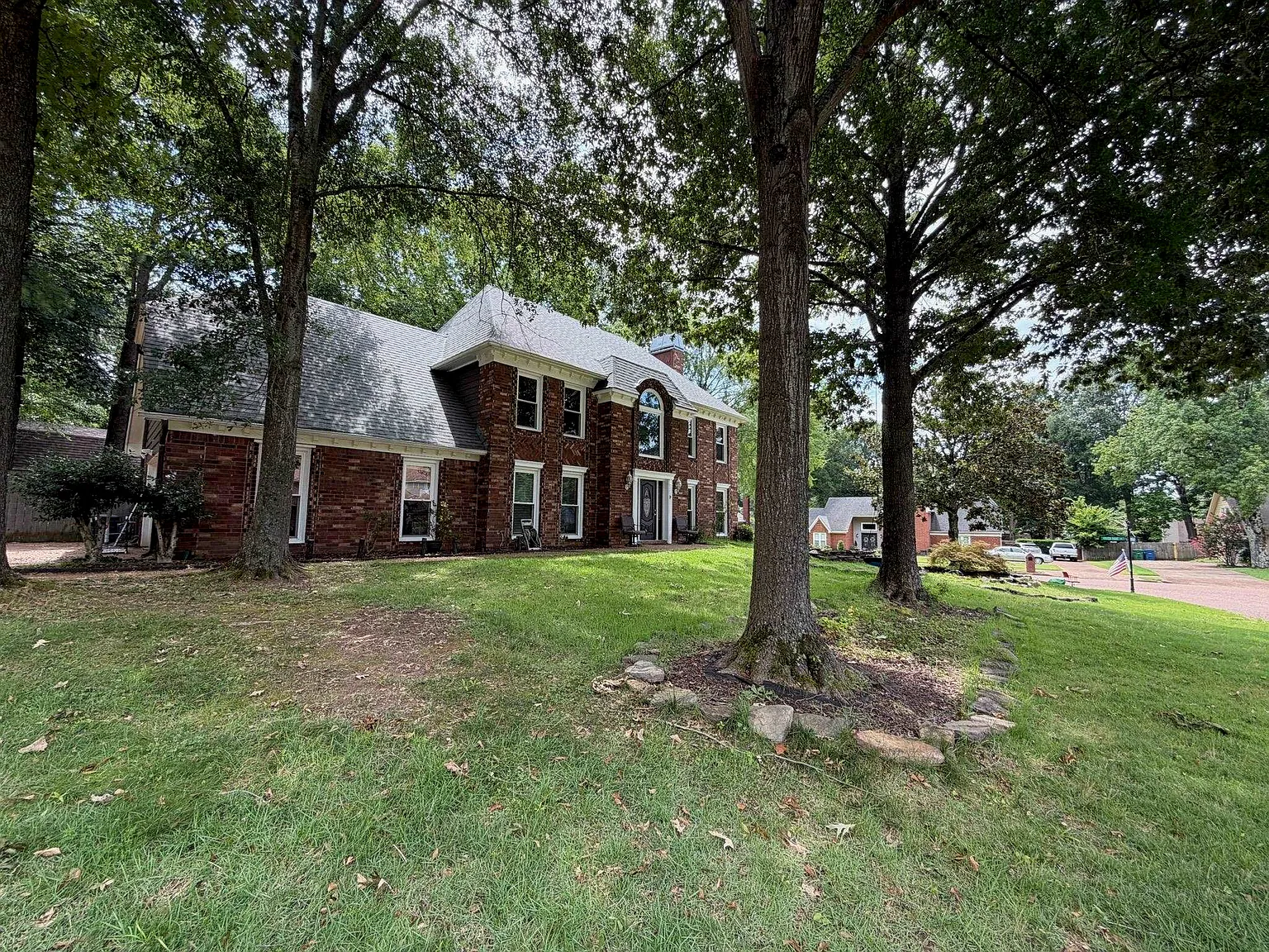 4 bed, 2.5 bath, 2816 sqft, $2,900 — Photo 3
