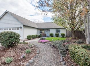 490 Merlee Cir, Eagle Pt, OR 97524