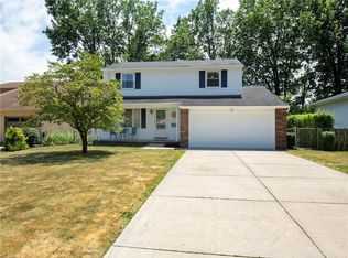 28005 Knickerbocker Rd, Bay Village, OH 44140