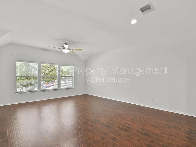 2711 Polk St — Photo 11