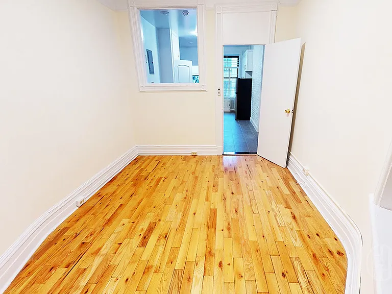 533 E 87th St #3E — Photo 21