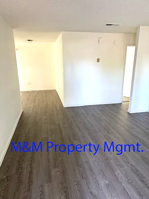 3 bed, 1200 sqft, $2,295 — Photo 2