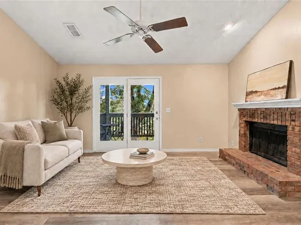 129 Warm Springs Cir, Roswell, GA