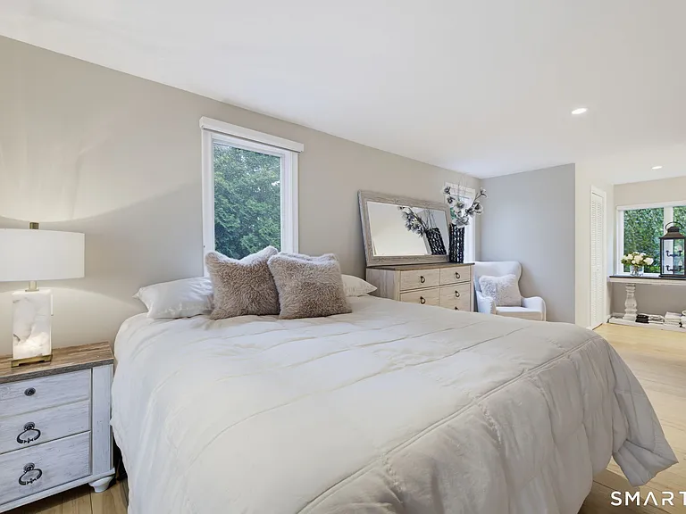 30 Riverside Ave — Photo 24