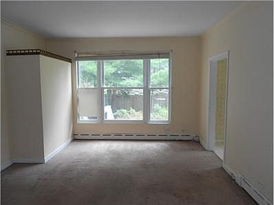 2nd image of 260 Lincoln Ave