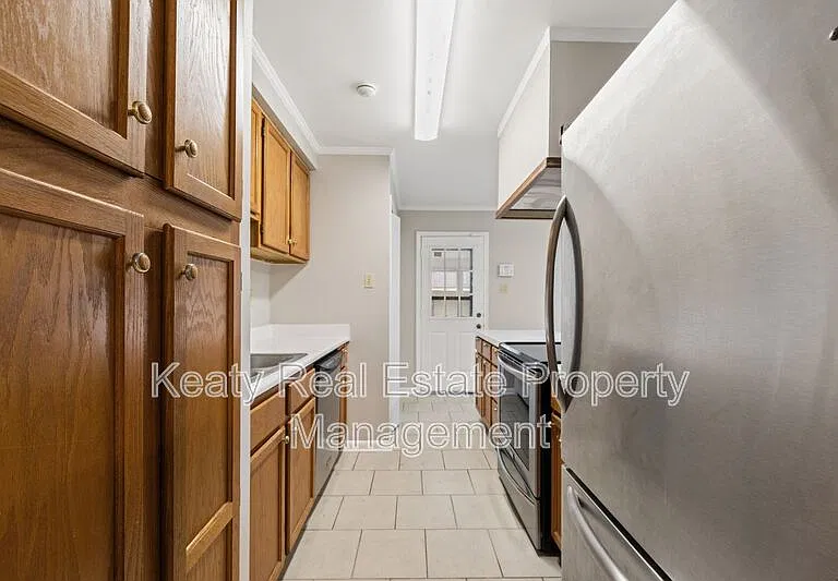 137 Amber St — Photo 7