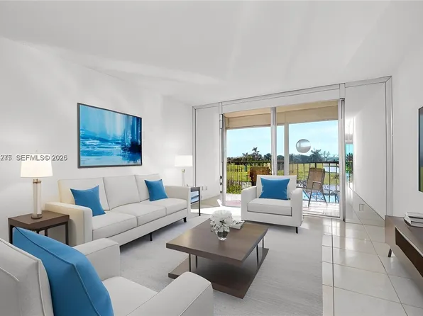 8900 Washington Blvd APT 411, Hollywood, FL 33025