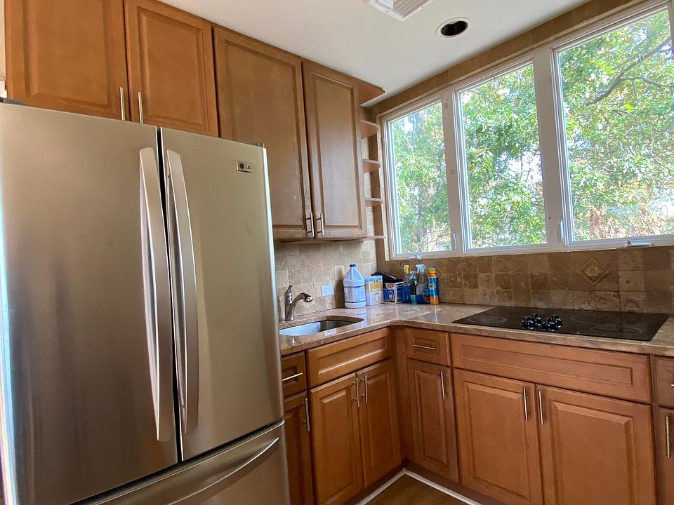 2nd image of 359 Cleveland Ave #2