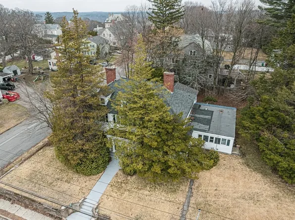 120 Fairmount St, Lowell, MA 01852