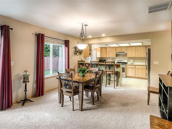 4th image of 7039 Bronington Dr SW