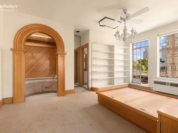 60 Gramercy Park North image 4 of 20