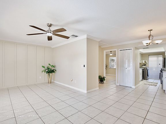 4th image of 7 W Marbrisa Way