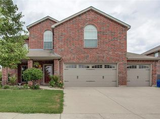 1009 San Antonio Dr, Forney, TX 75126