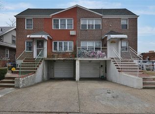 6118 186th St, Fresh Meadows, NY 11365