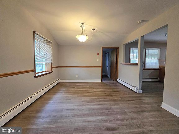 5th image of 26 Village Ln