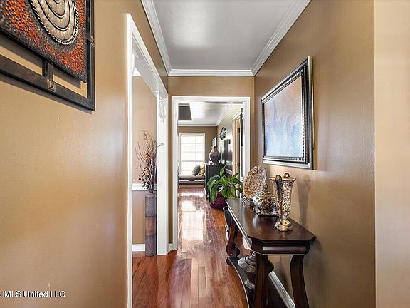 3rd image of 458 Lee St