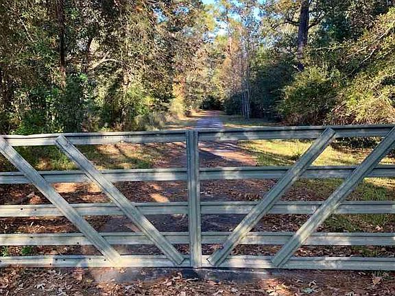 2nd image of 190 Linda Ln