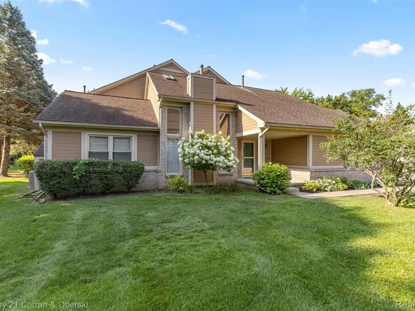 9412 Westwind Dr, Livonia, MI 48150