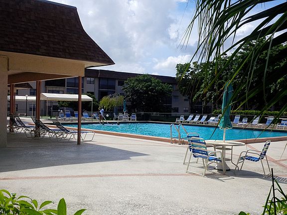 4th image of 4930 E Sabal Palm Blvd APT 405