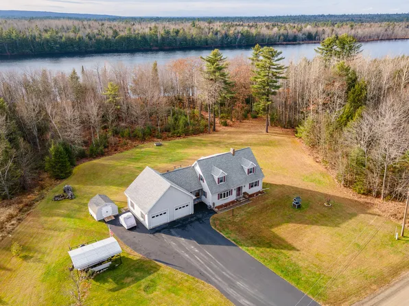 35 Oak View Lane, Enfield, ME 04493