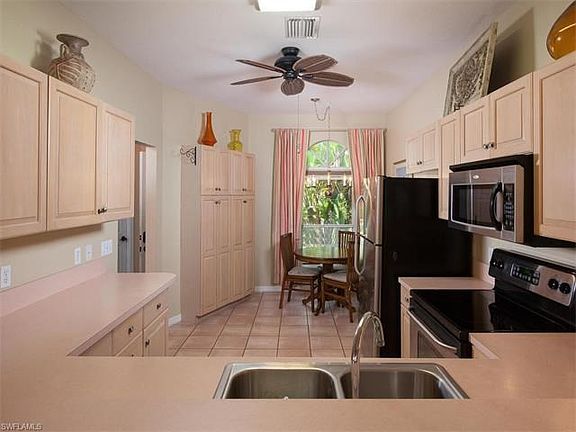 2nd image of 208 Sabal Lake Dr
