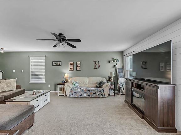 5th image of 121 Bridgeton Dr