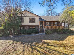 628 Creekview Dr, Pelham, AL 35124