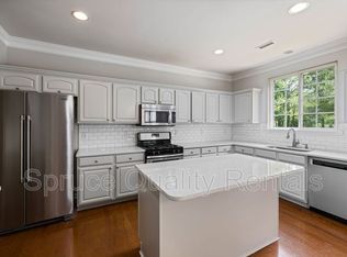 206 Northlands Dr, Cary, NC 27519