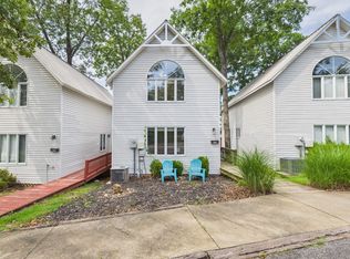 317 Bayside Rd, Grand Rivers, KY 42045