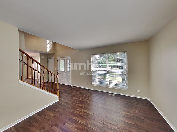 3rd image of 478 Meadowlark Dr
