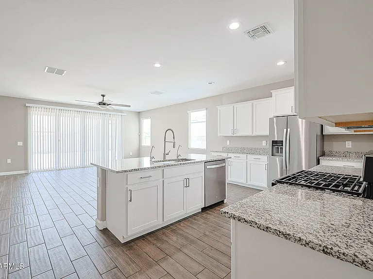 30897 W Catalina Dr — Photo 9