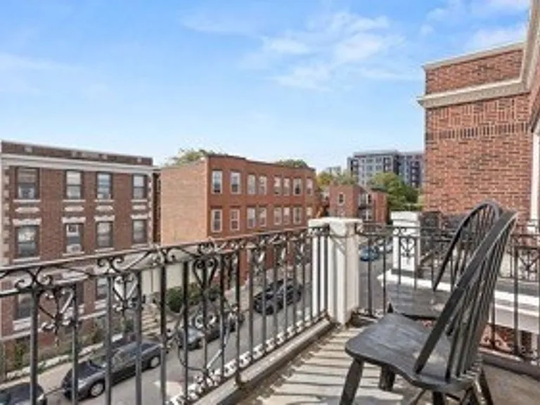 321 Summit Ave #401 — Photo 6